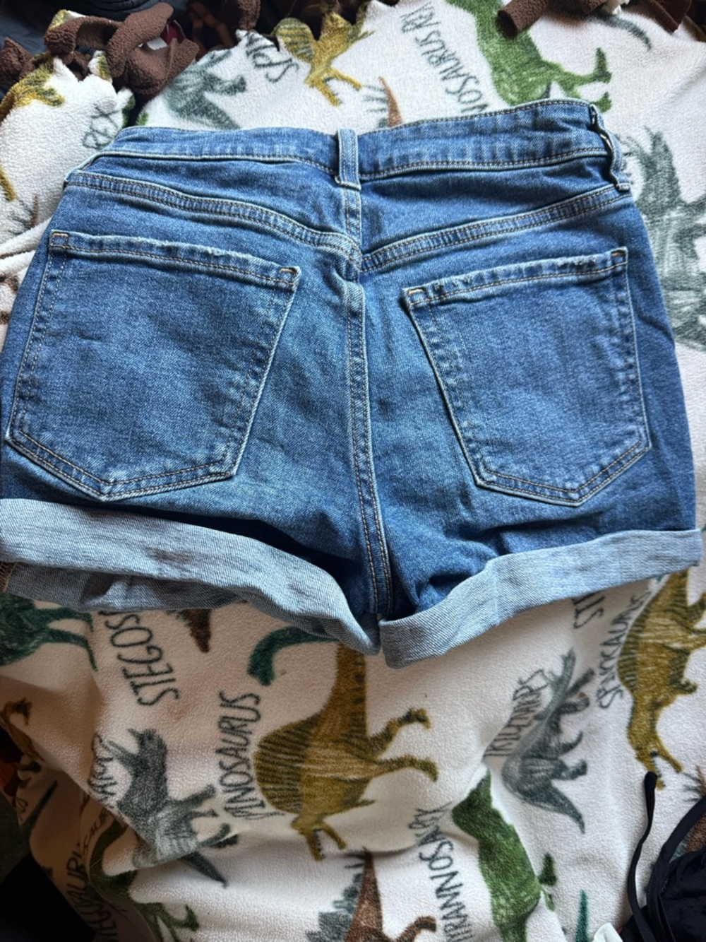 Old Navy Blue Rolled-Hem Denim Shorts - Picture 3 of 3
